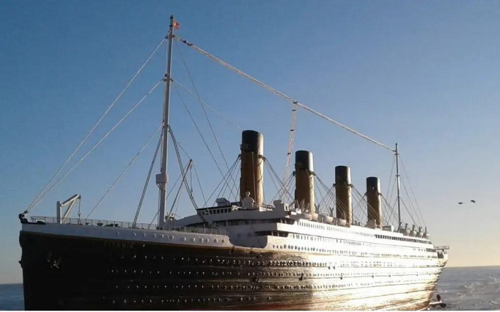 ¿Reflotaron el “Titanic”, y está en el balneario El Cóndor?