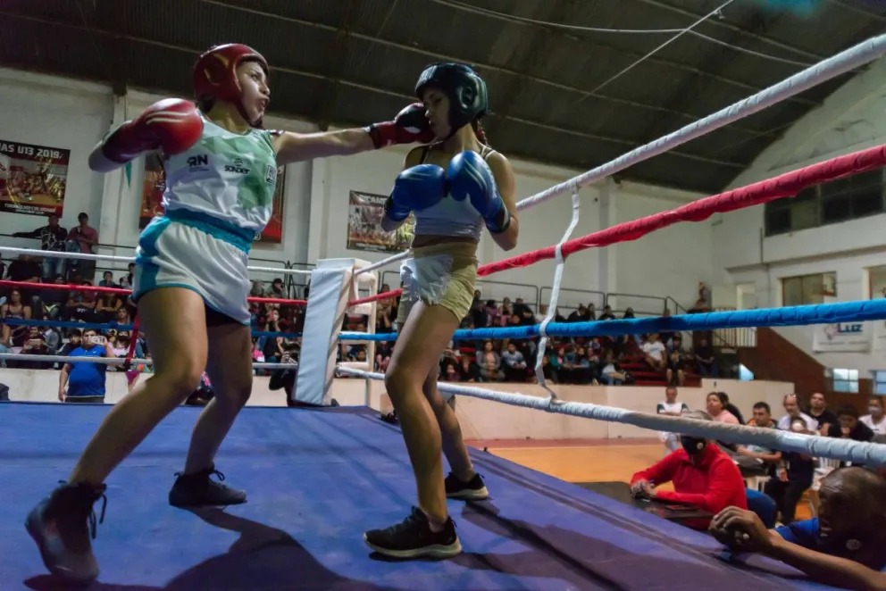 Sábado de box y beach voley en Viedma