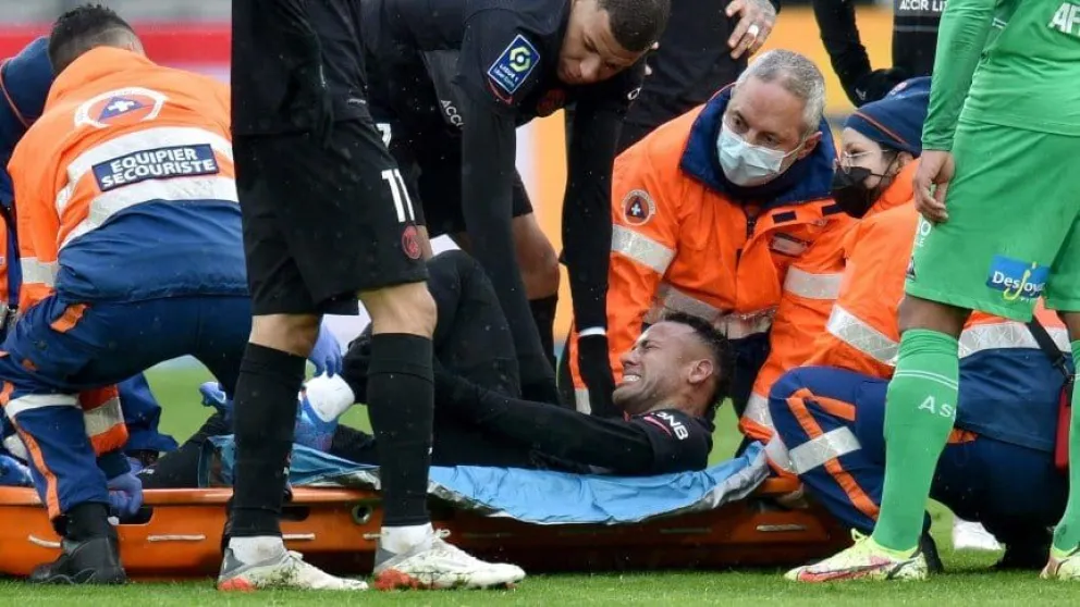 VIDEO: Mirá la impactante lesión que sufrió Neymar y preocupa al PSG
