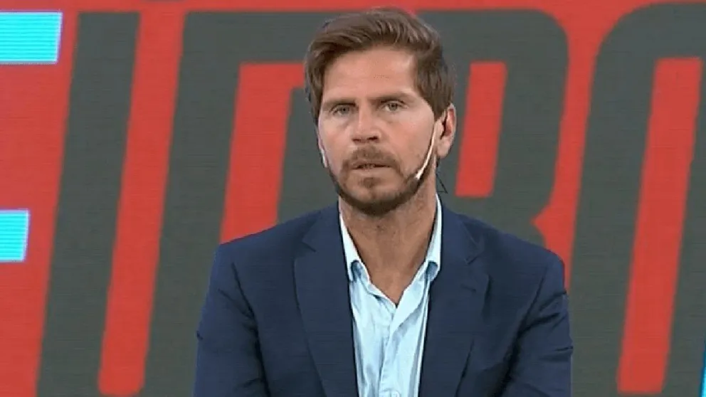 Hinchas de Boca repudiaron al "Pollo" Vignolo con una dura bandera en la Bombonera