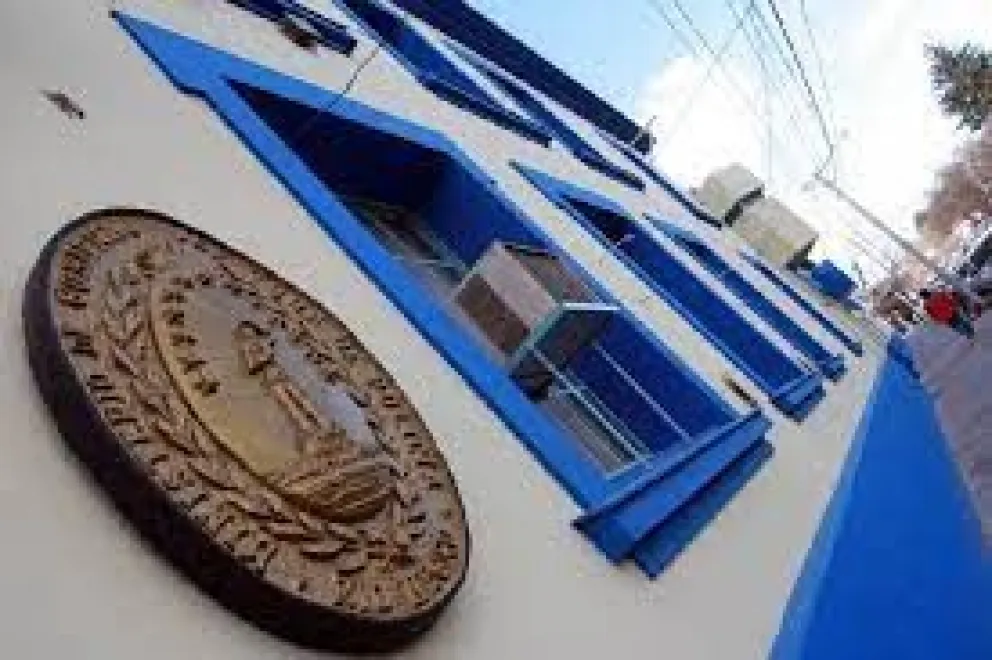 Múltiples expresiones de condolencias por el fallecimiento de un joven policía en Viedma