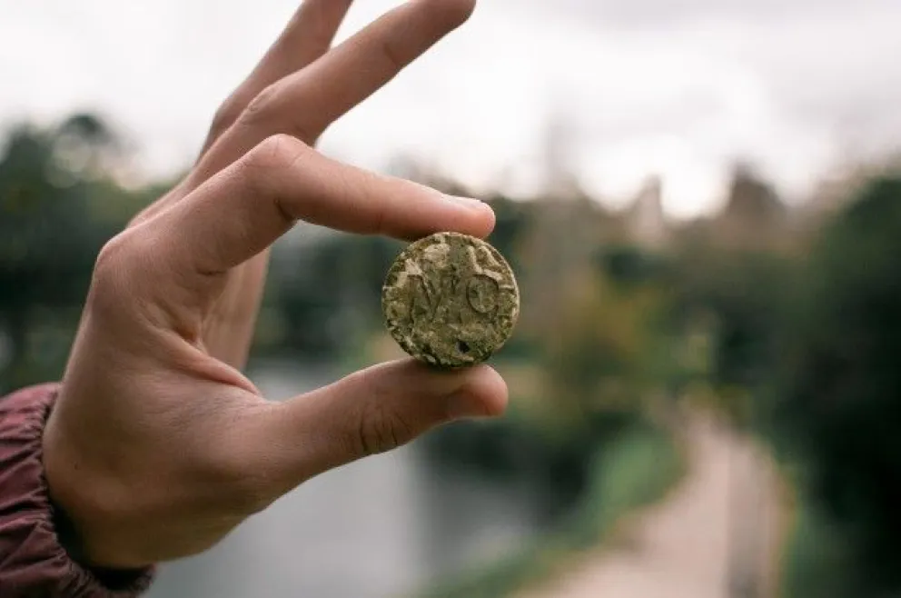 ¿Tomar mate con cápsulas de yerba?: así funciona el invento de jóvenes argentinos 