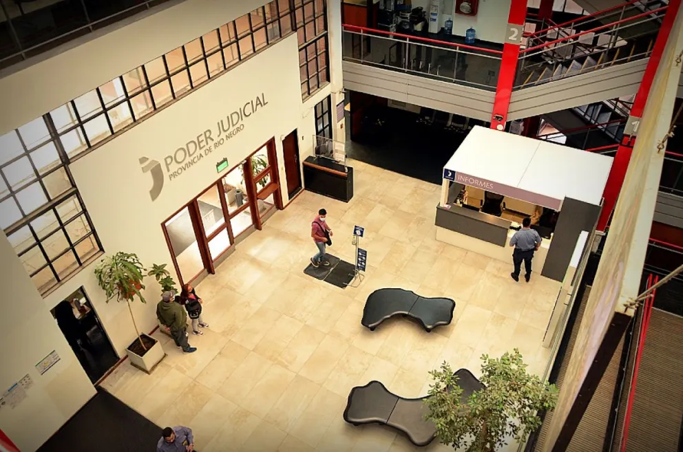 Hay una cláusula en el acuerdo para volver a reunirse si la inflación supera las pryecciones. 