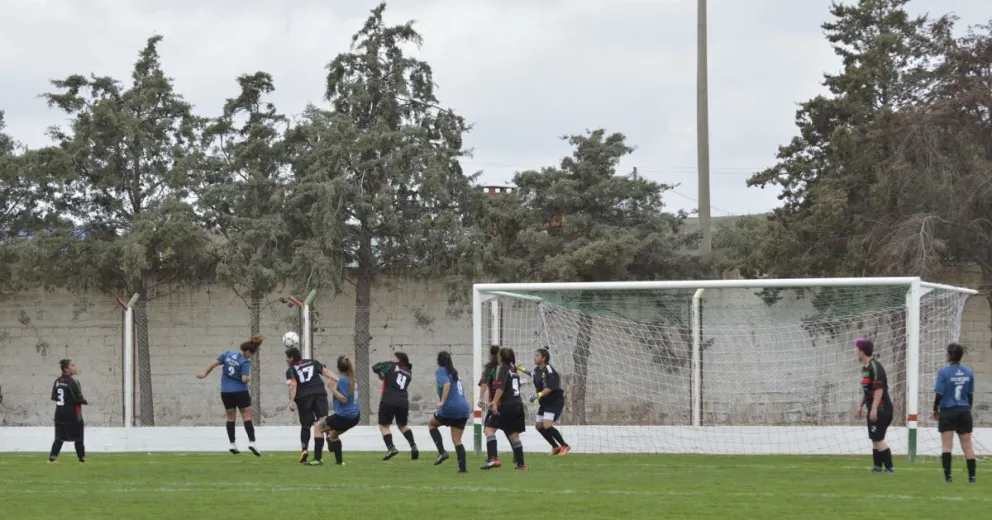 Domingo de fútbol femenino: se juegan los cuartos de final