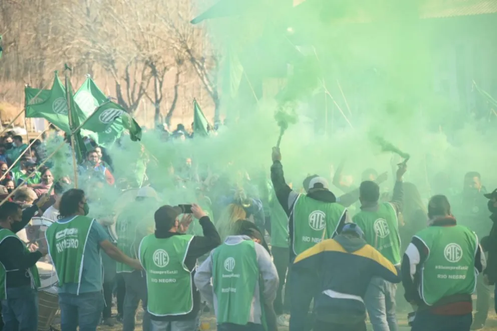 ATE dice que el sorpresivo aumento de tarifas condiciona las paritarias