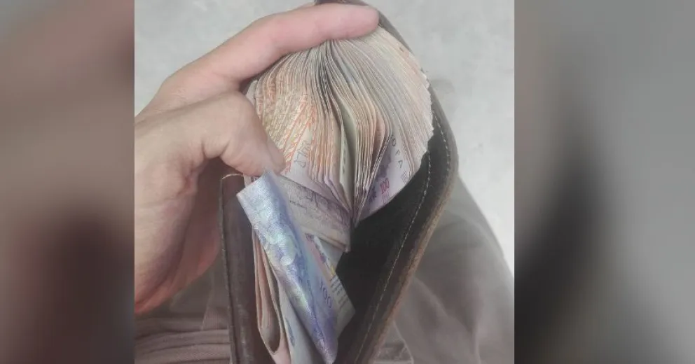 Un panadero halló una billetera con más de 20 mil pesos y la devolvió: era de un jubilado