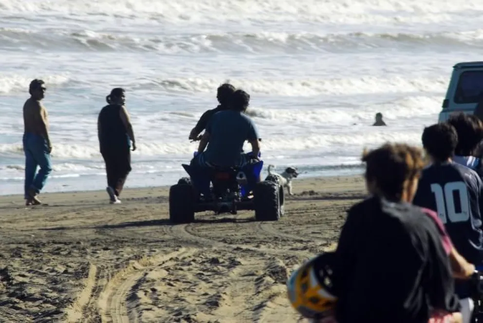 Cuatriciclos en El Cóndor: Deberán circular en zonas exclusivas, con licencia habilitante, seguro y casco