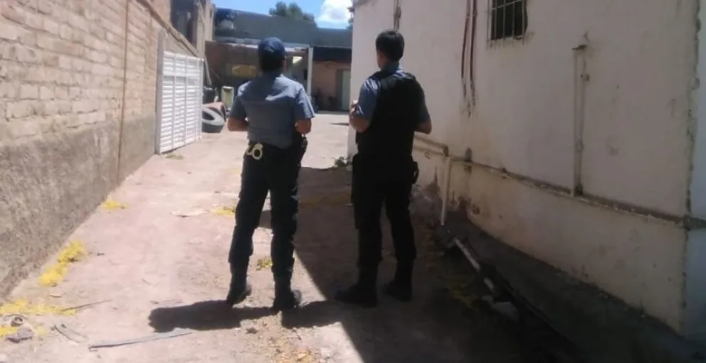 Vive encerrado en su casa y llegó al límite de pensar en hacer justicia por mano propia