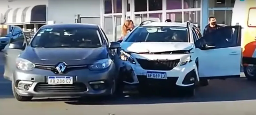 ¿Distracción o imprudencia?: Otro choque en el centro de Viedma