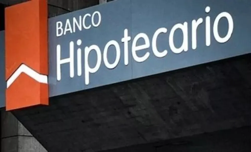 En plena madrugada le vaciaron las cuentas bancarias a una familia de Viedma