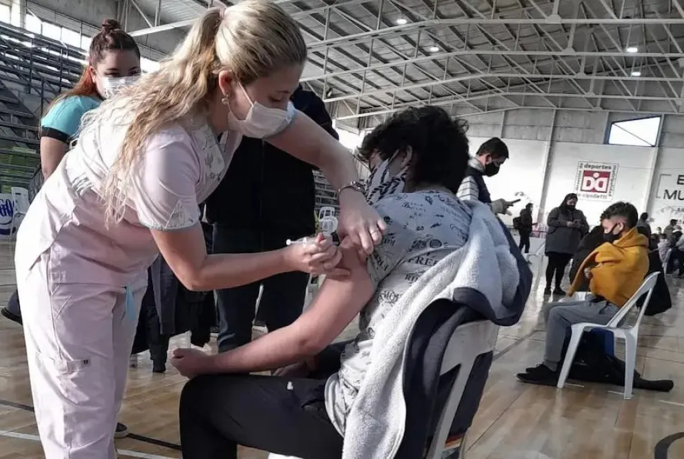 Río Negro vacunará desde mañana con tercera dosis a mayores de 18 años