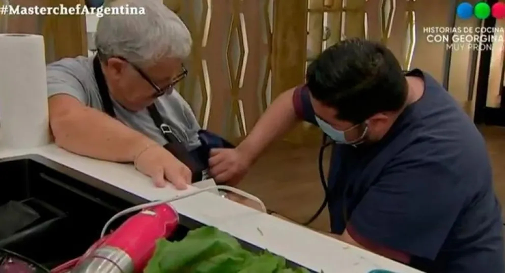 Masterchef Celebrity: Tití Fernández se sacó y debió ser atendido por un médico