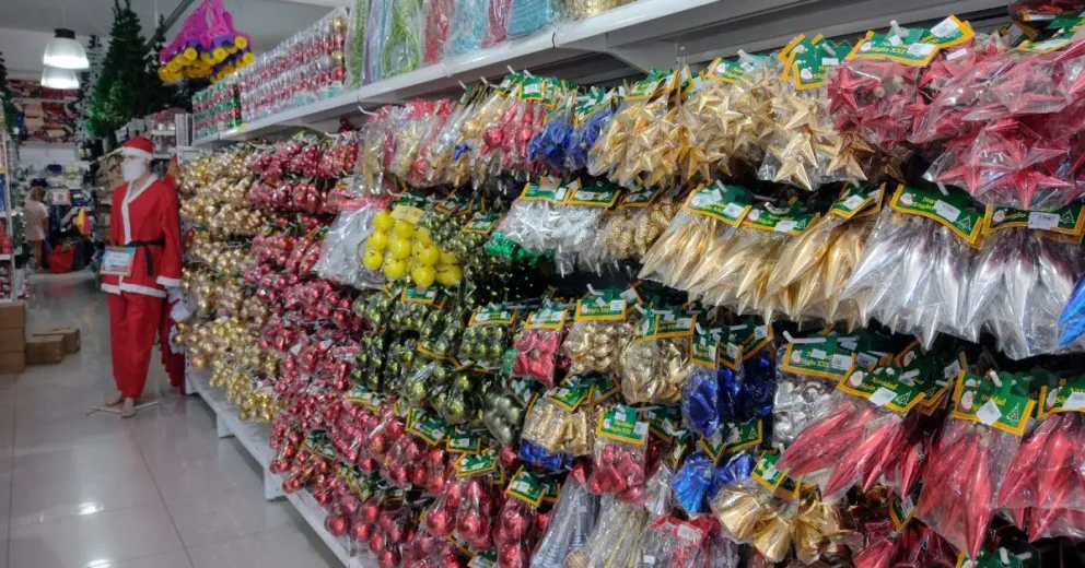 Adornos navideños vienen con algunos precios disparatados