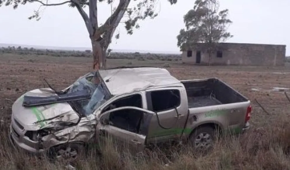 Una camioneta volcó en dirección a El Cóndor, y sólo hubo heridos leves