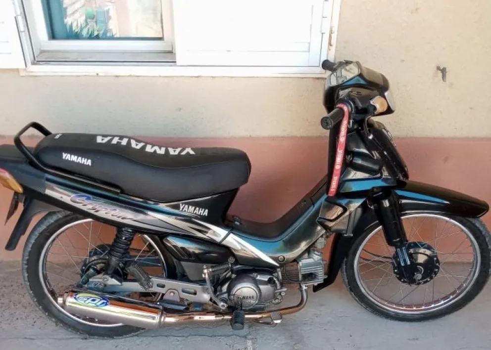 Picardía mediante, una pareja robó una moto en Viedma