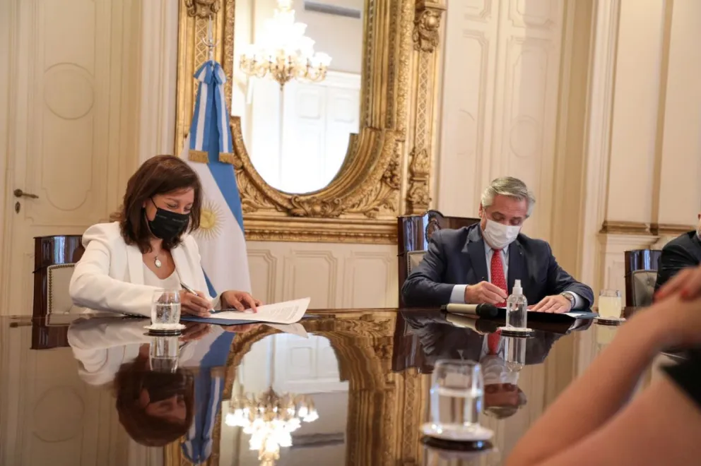 “La Zona Franca de Sierra Grande tendrá mucho éxito”, aseguró Carrera