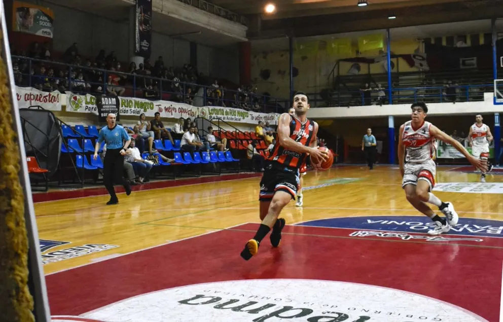 Deportivo Viedma recibe Estudiantes de Olavarría