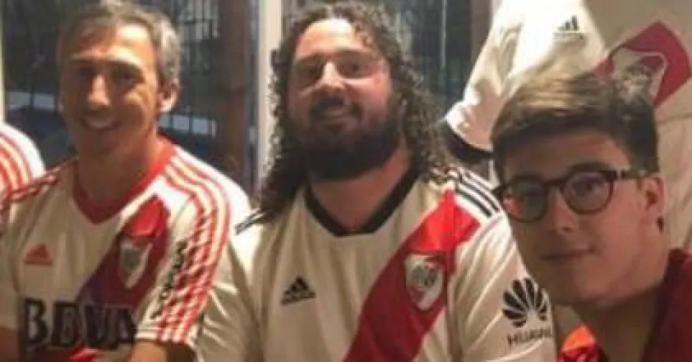 Apareció un nuevo video del hincha de River que gritó hasta desmayarse