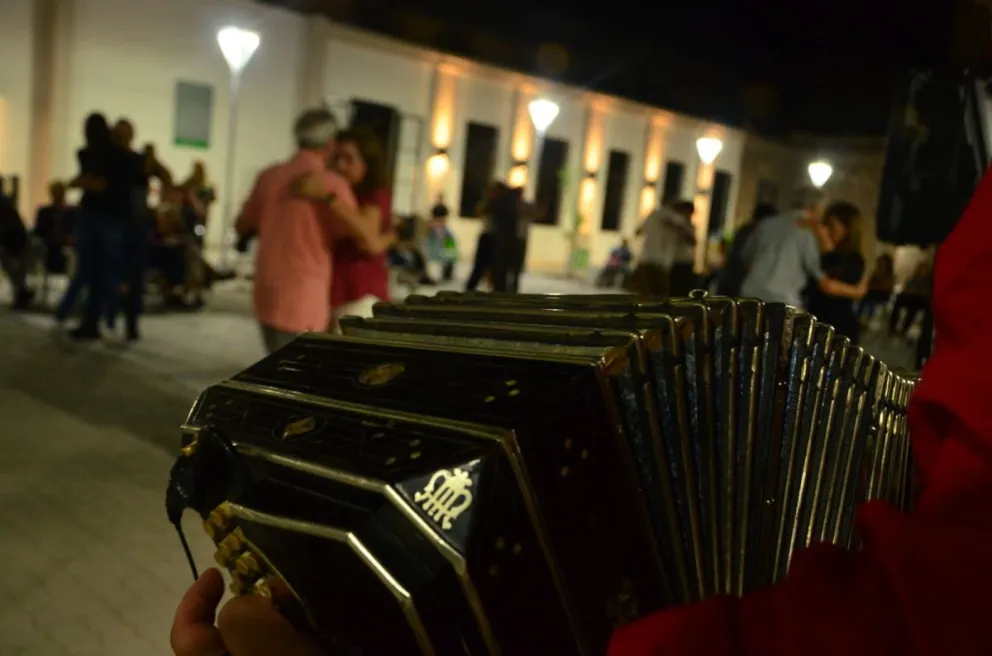 Gardel, el morocho del Abasto, tuvo su homenaje en el Día Nacional del Tango
