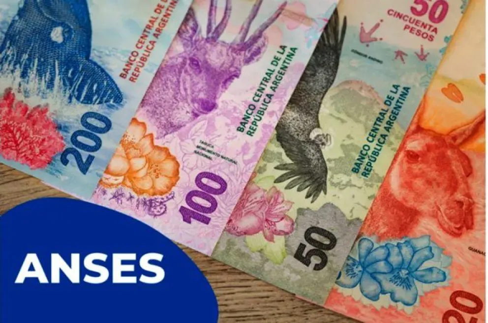 Pago extra para AUH: ¿Quiénes cobran $10.435 este mes?