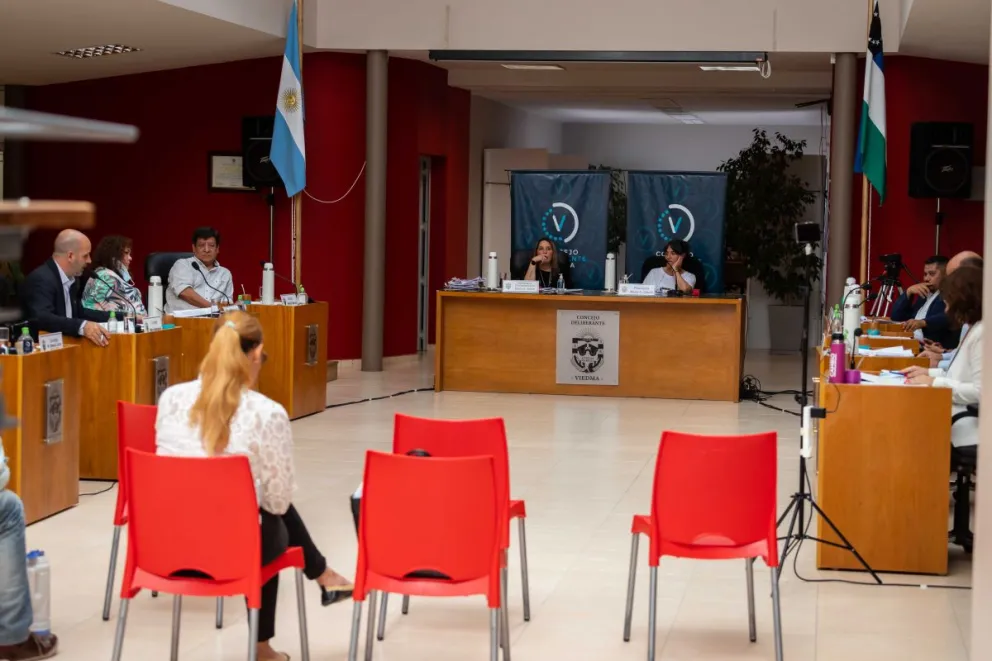 Todo indica que se bajará la edad para entrar a boliches viedmenses, pero sin carnet