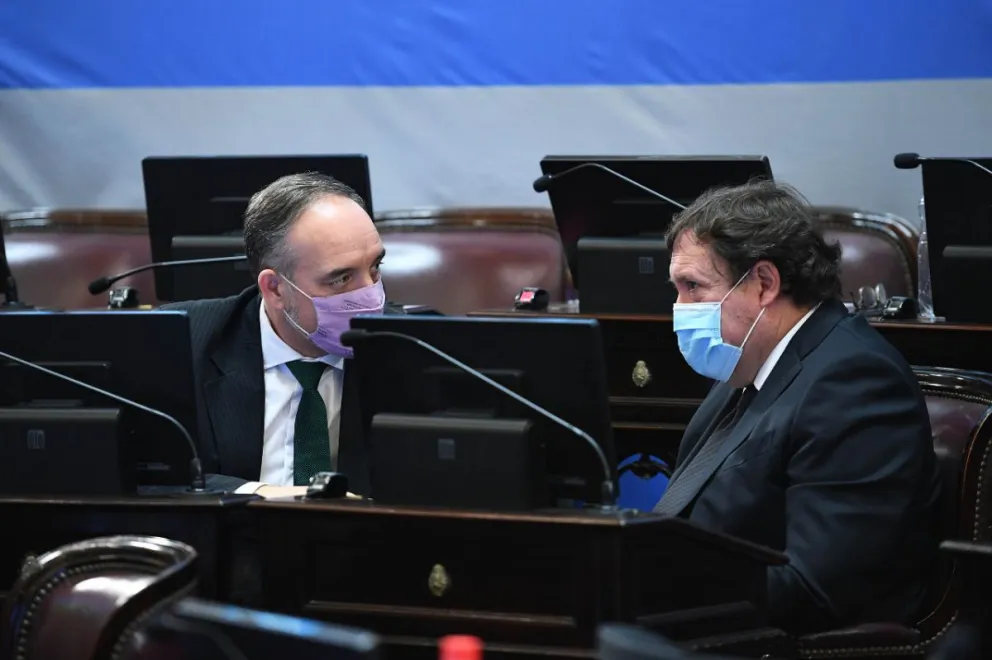 Gestiones de Doñate y Weretilneck para que los jubilados de la Policía cobren la zona Austral