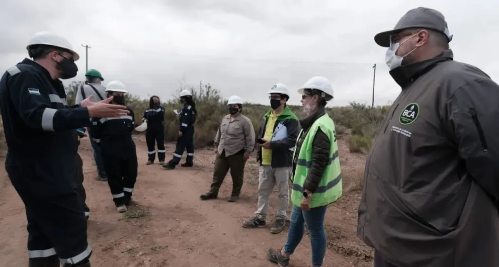 Limpiaron la zona del derrame de petróleo que produjo un desastre ambiental
