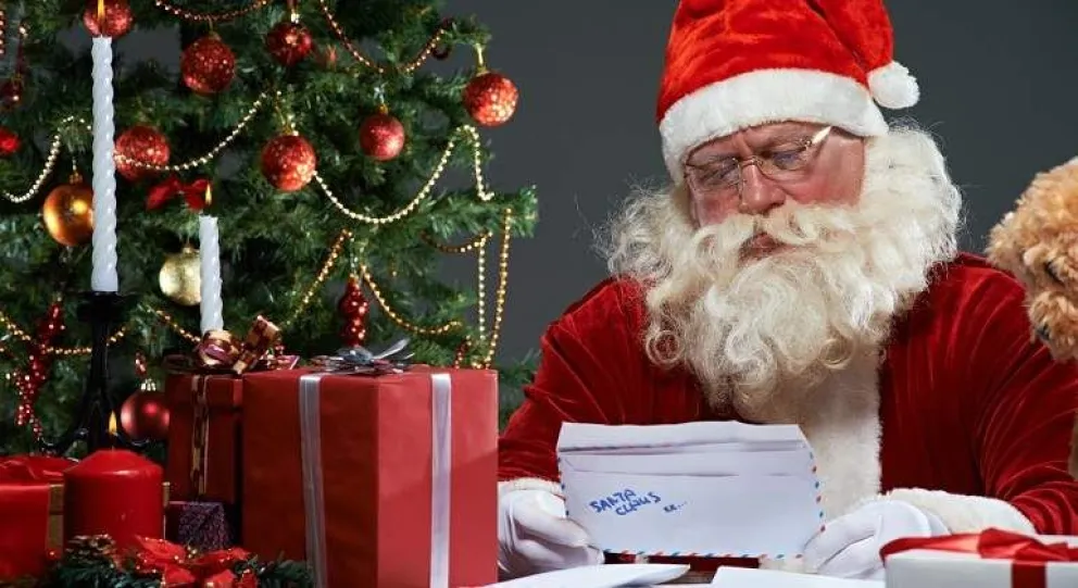 Limpiaban la chimenea y encontraron una carta a Papá Noel de hace 60 años: ¿hubo regalo?