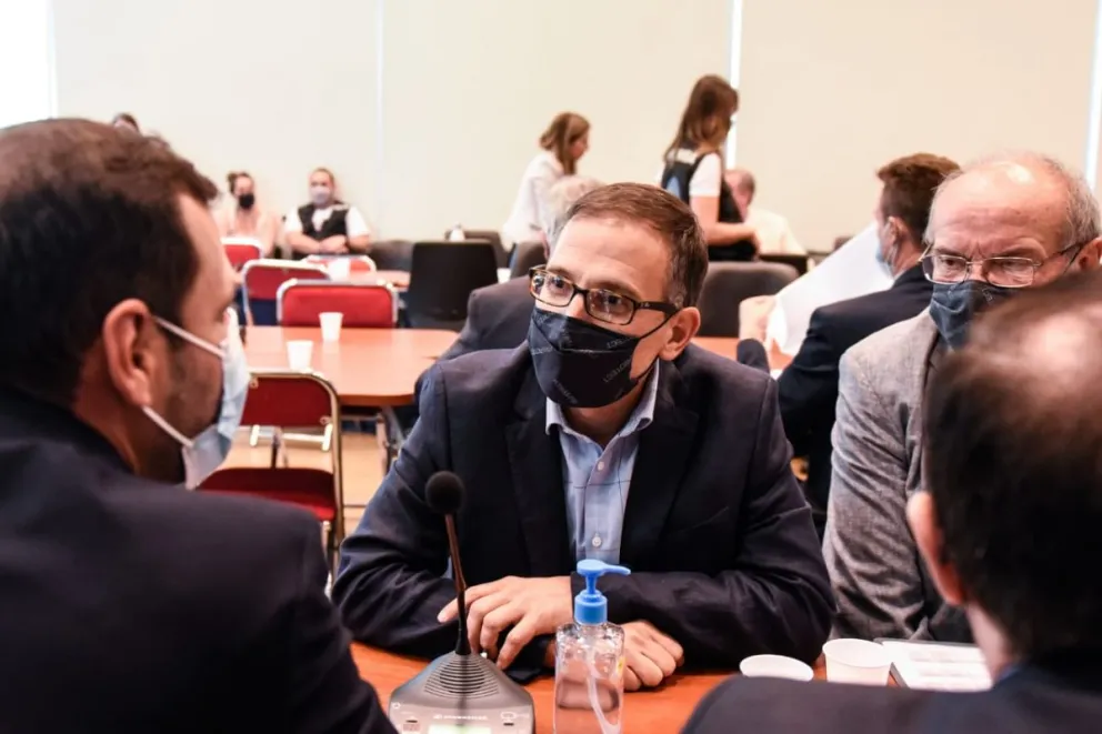 Agustín Domingo asiste a su primera sesión en Diputados peleando por obras para Río Negro