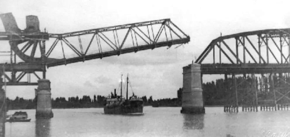 Hace 90 años, quedaba inaugurado el puente Ferrocarretero 