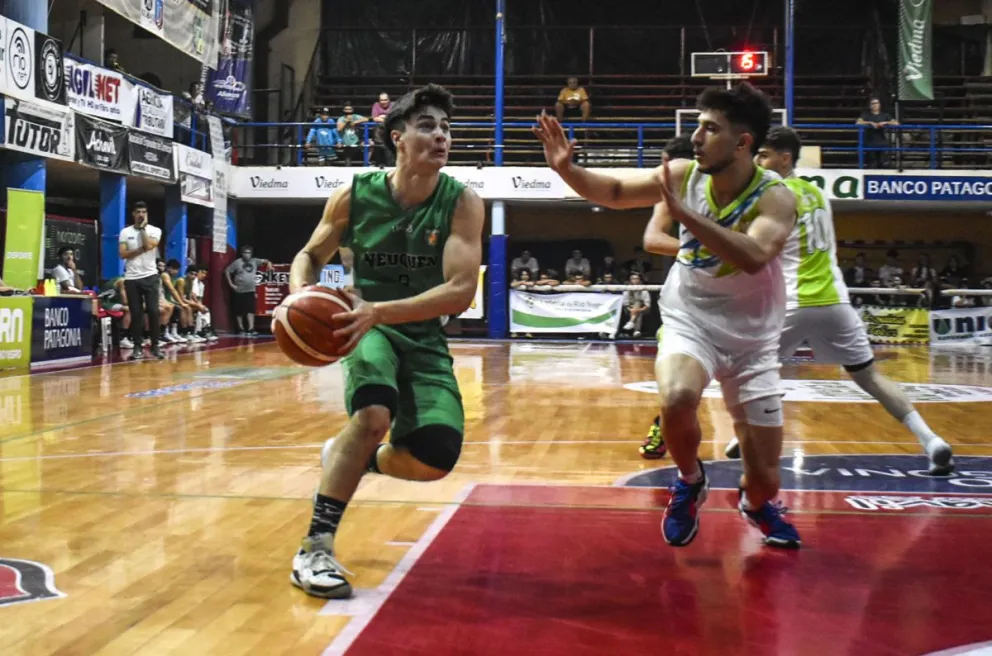 Argentino U17: Río Negro no pudo con Neuquén y se jugará el pase a la final en la última fecha