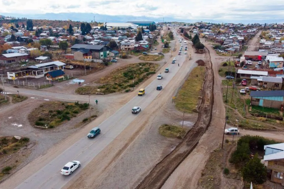 Atención: al circular por calles de tierra se pierde la prioridad de transitar por la derecha