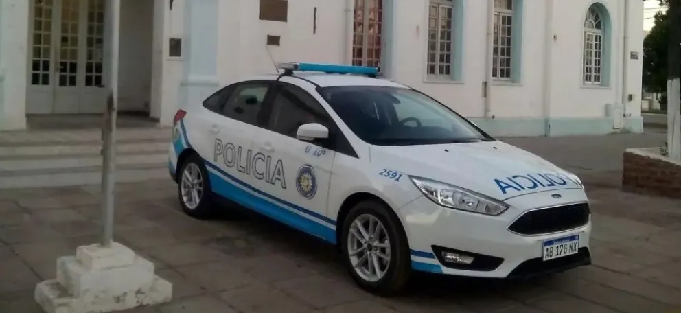 Robó una moto y luego se la arrojó a los policías para fugarse