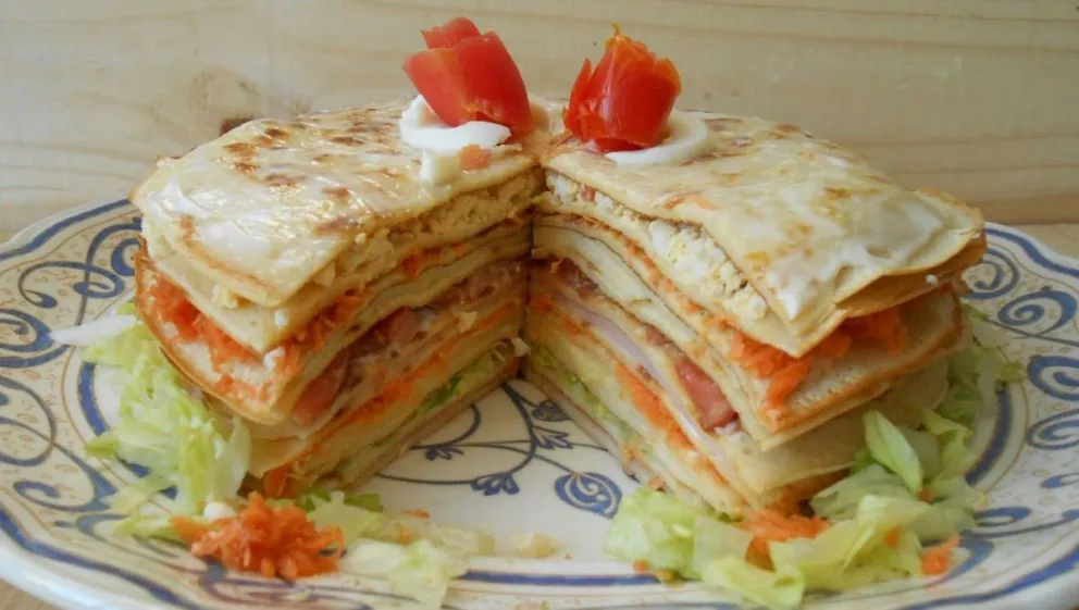 Torre de fiambre sin TACC: prepará este plato con panqueques de garbanzo 