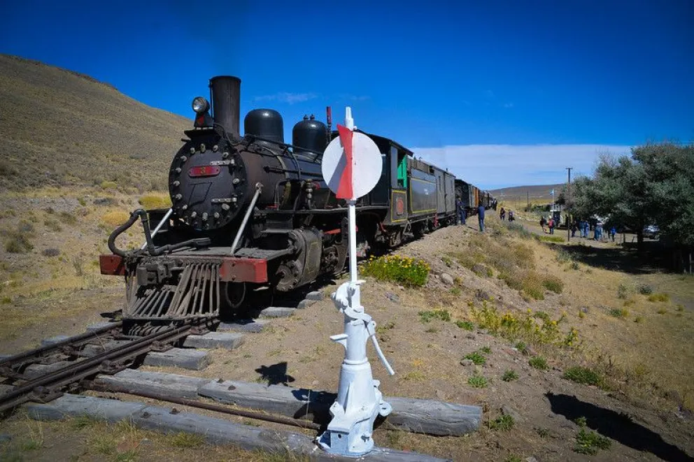 La Trochita, un viaje en el tiempo recorriendo la estepa patagónica