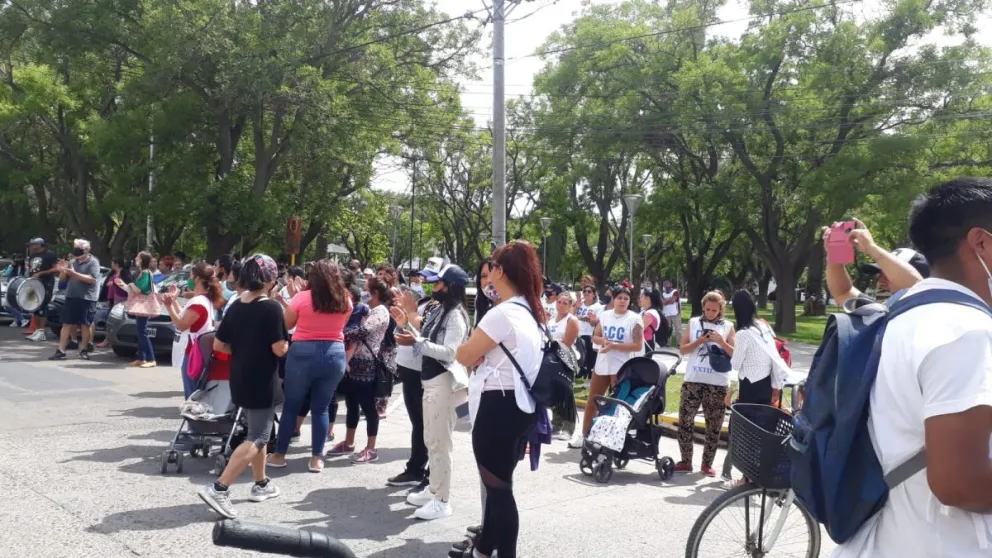 Con idénticos y renovados reclamos, conmemoraron los 20 años de la crisis de 2001