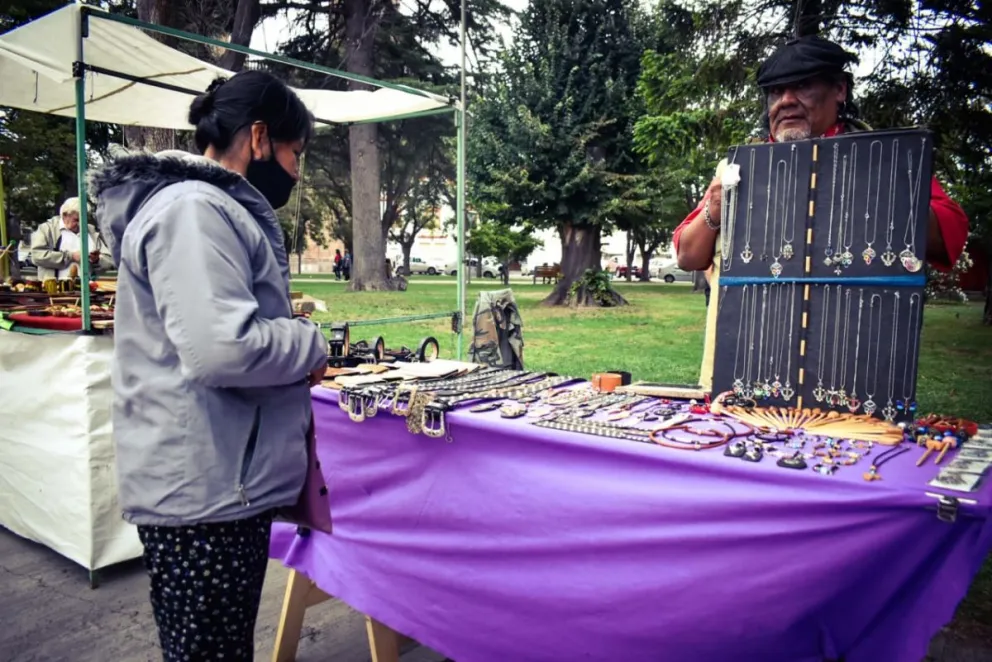 La Feria de la plaza Alsina: Una alternativa para los regalos de Nochebuena
