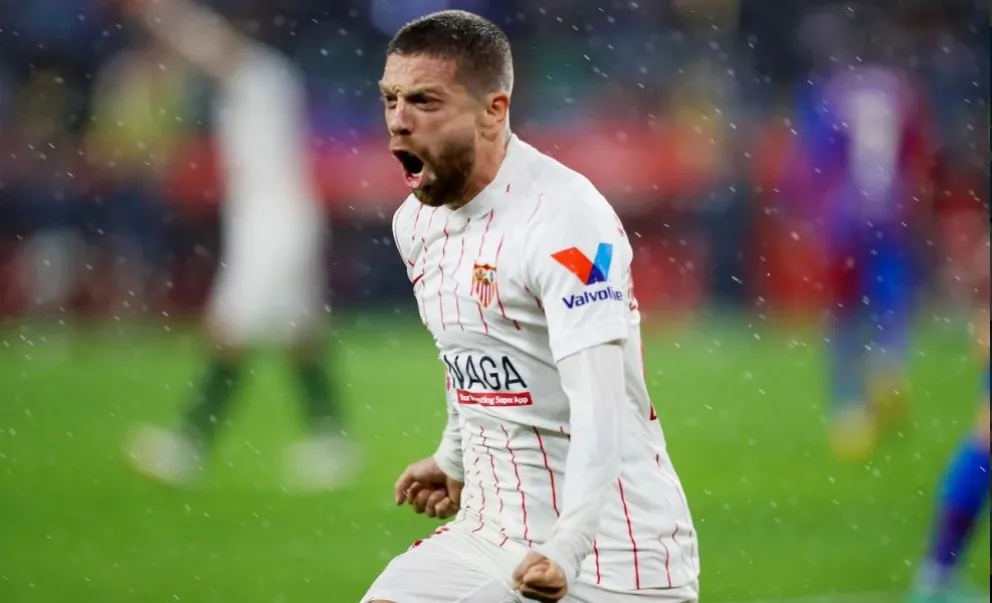 Video: Golazo del Papu Gómez para Sevilla en el empate ante Barcelona