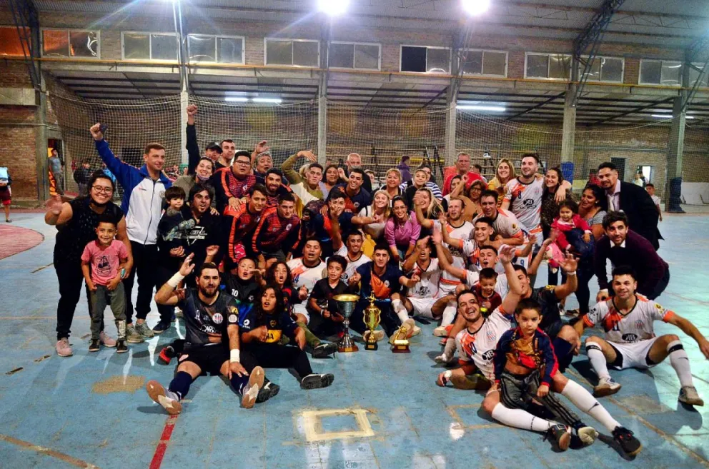 Defensores se coronó y jugará la Superfinal