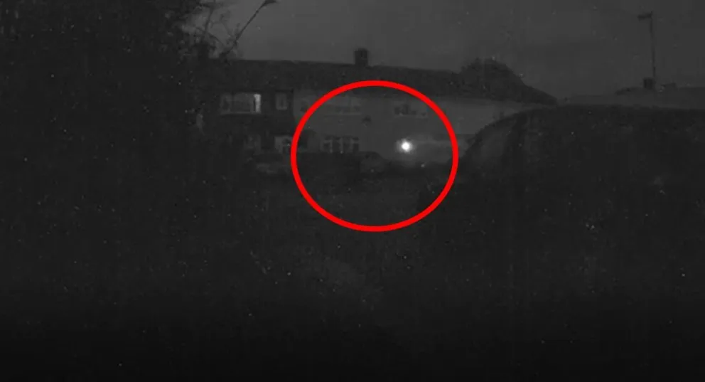 Video: una mujer filmó a un fantasma, lo llaman "el mejor video paranormal del año"