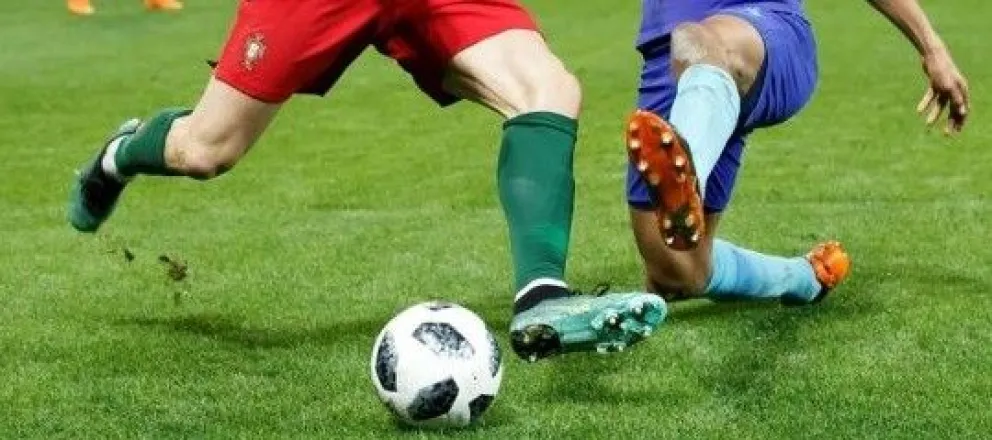 Murieron tres jugadores de fútbol: dos mientras entrenaban y otro en pleno partido