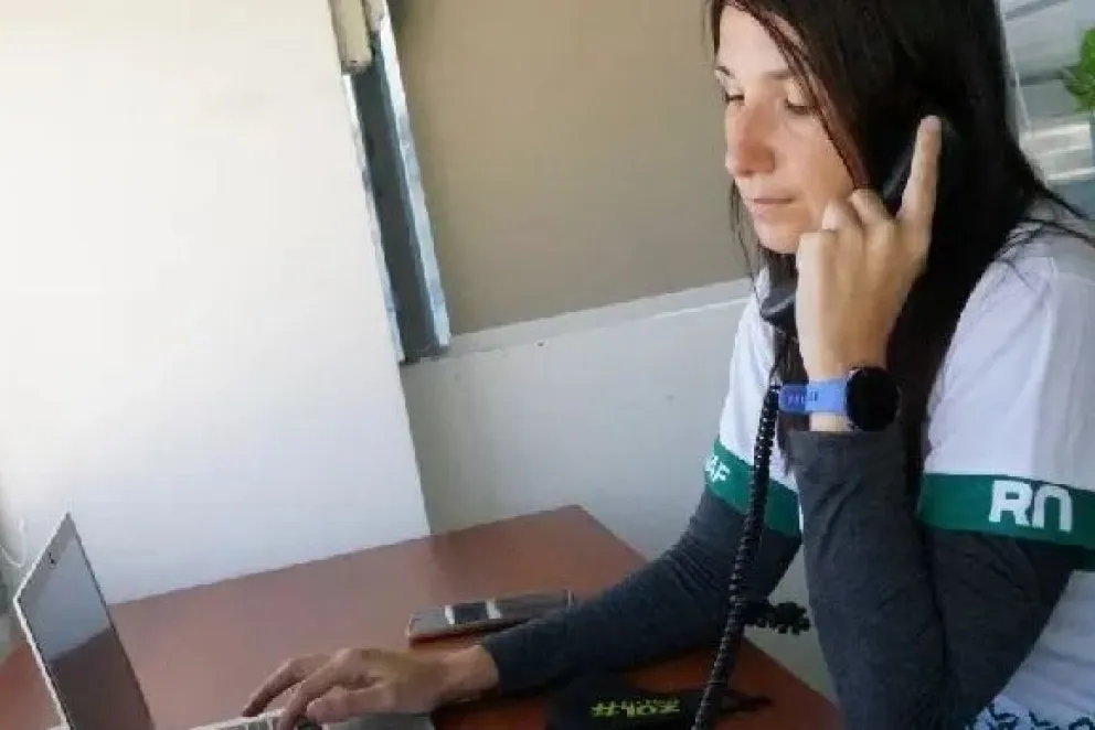 Denuncian maltrato físico, según la versión rionegrina de la Línea 102