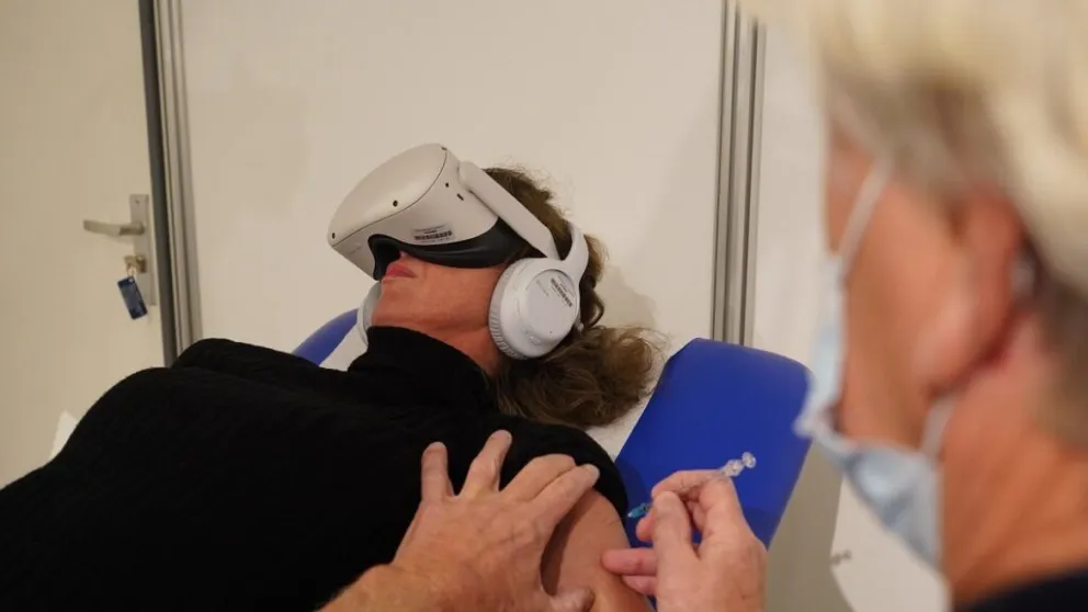 Lentes de realidad virtual para contrarrestar el miedo a la vacunación en los Países Bajos