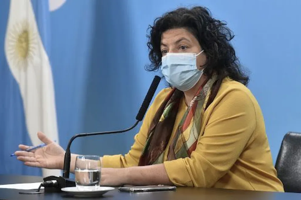 Contacto estrecho con al menos un síntoma sería considerado positivo sin testeo