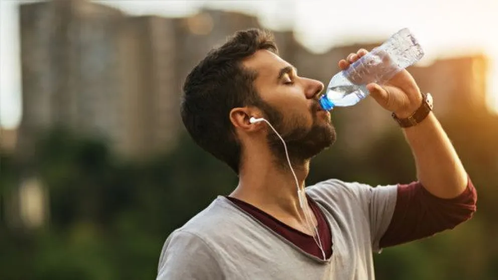 Golpe de calor: Cómo evitarlo y 6 consejos para hidratarnos correctamente