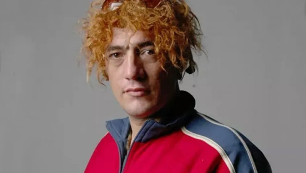 ¡Irreconocible! El “Pity Álvarez” fue visto en la calle con un cambio de físico impactante