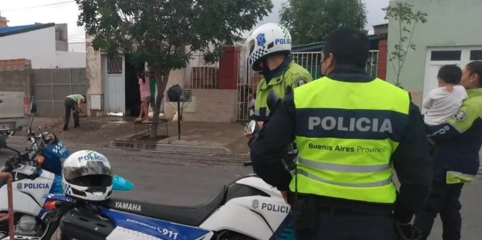 Susto en Villa Mazzini, un hombre estaba soldando y se le prendió fuego el garaje