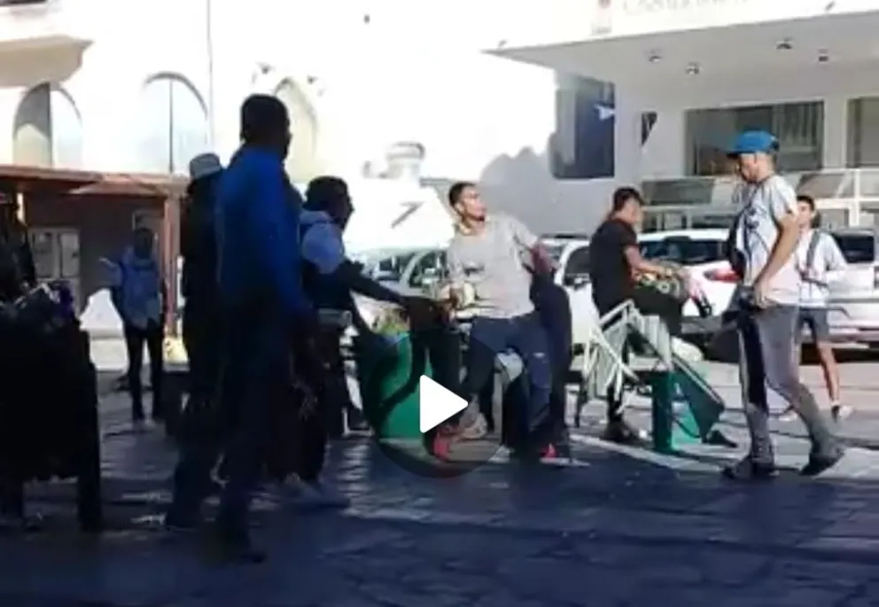 Difunden el video de una tremenda agresión en Las Grutas