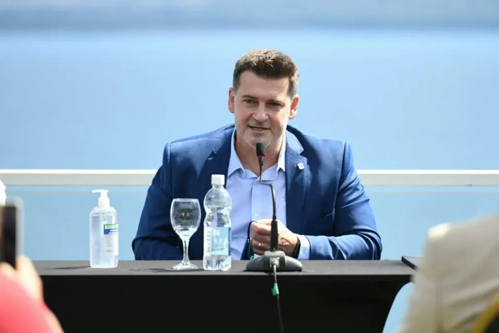 Continúa internado en Buenos Aires: ¿cuál es el estado de salud del ministro Deco?