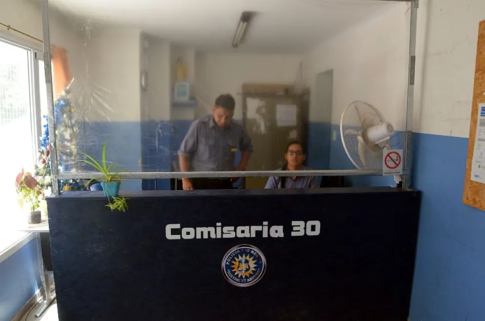 Una tremenda pelea entre familias terminó con dos policías heridos que fueron a disuadir